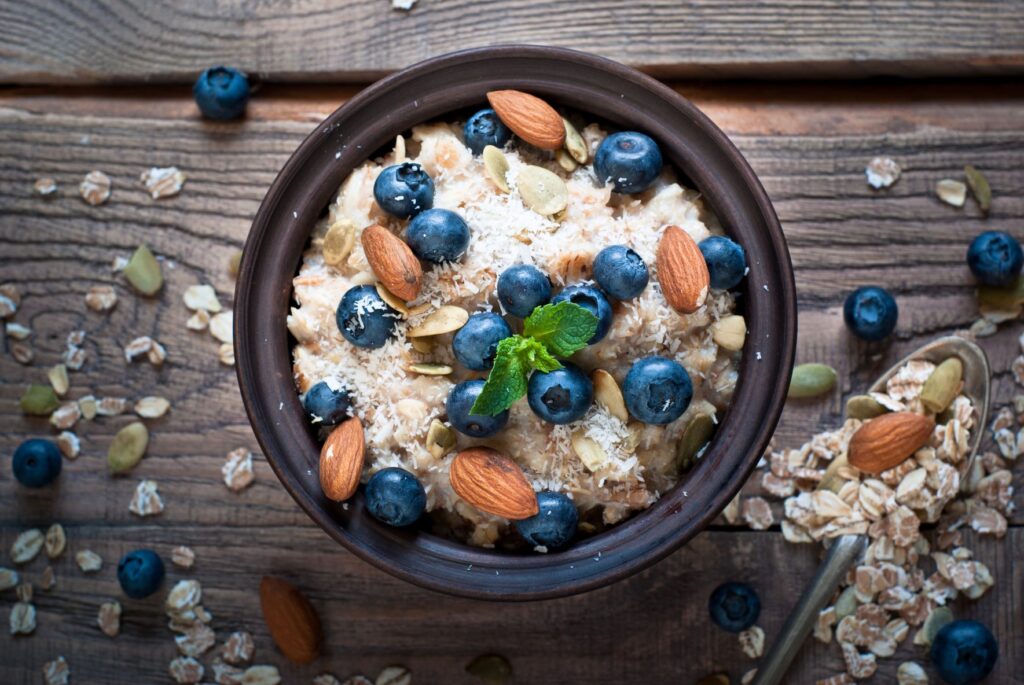 Cuisiner et cuire avec des flocons d'avoine, du lait d'avoine et de la farine d'avoine